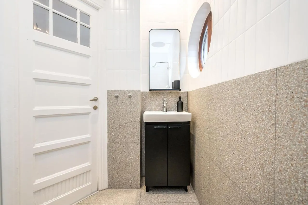 Cismigiu Serenity: 1Br Flat With Scenic Balcony Βουκουρέστι Ρουμανία