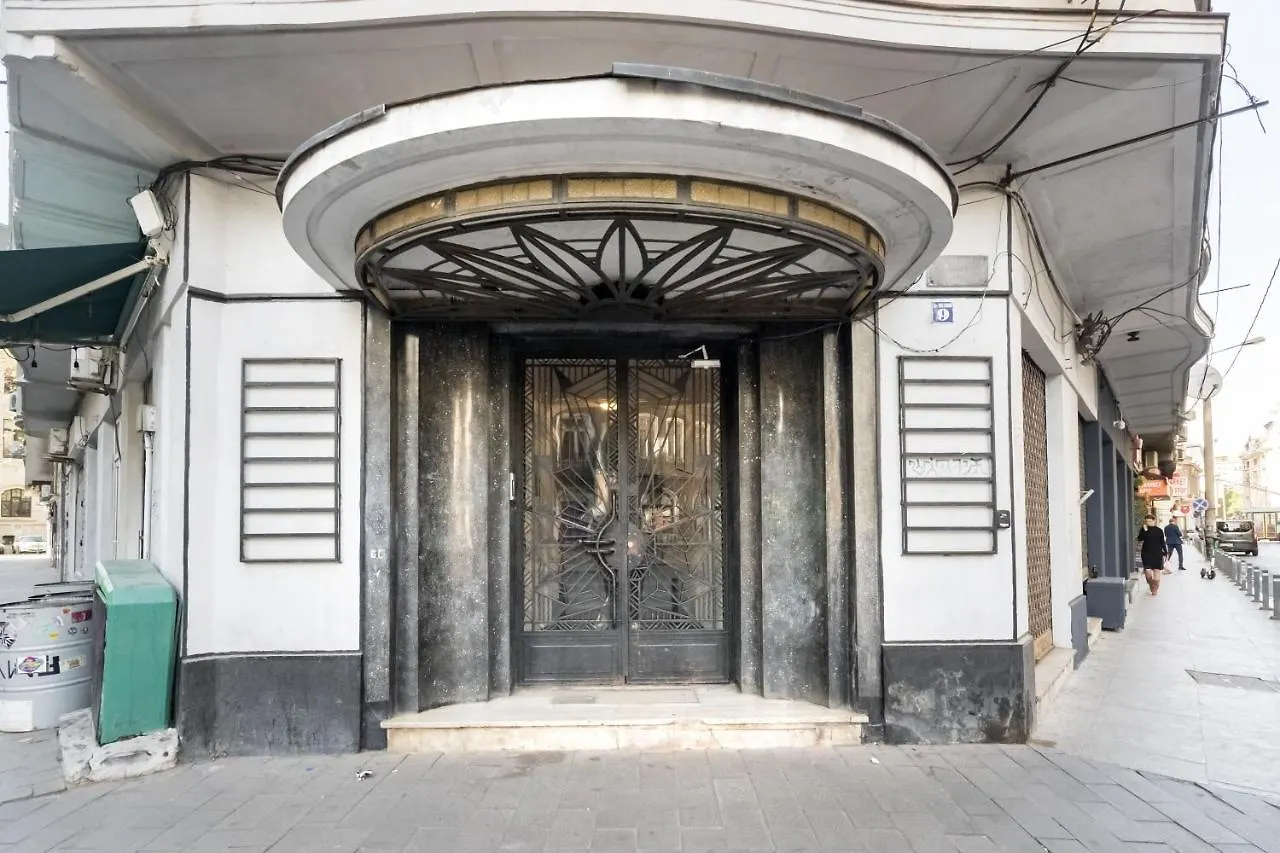 Cismigiu Serenity: 1Br Flat With Scenic Balcony Βουκουρέστι