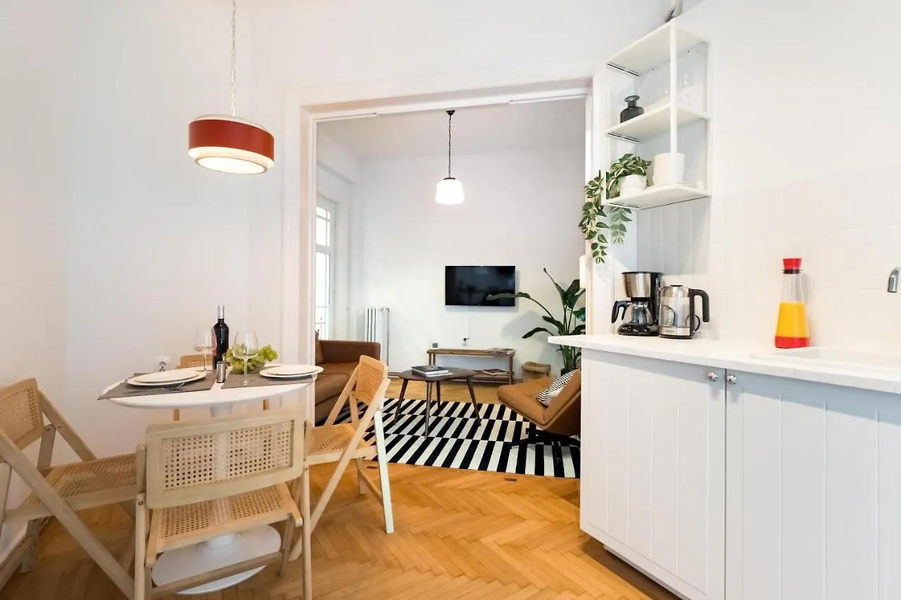 Διαμέρισμα Cismigiu Serenity: 1Br Flat With Scenic Balcony Βουκουρέστι Ρουμανία