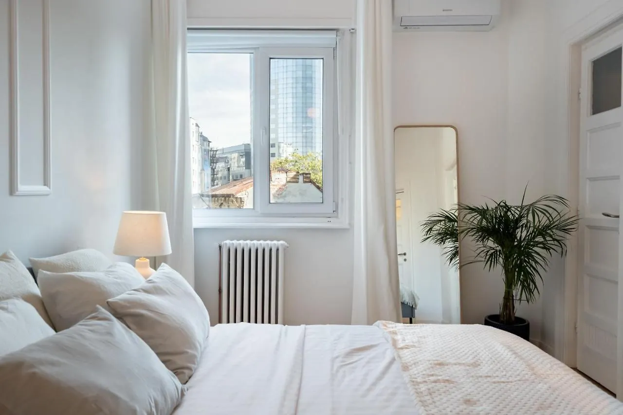Cismigiu Serenity: 1Br Flat With Scenic Balcony Βουκουρέστι 0*,