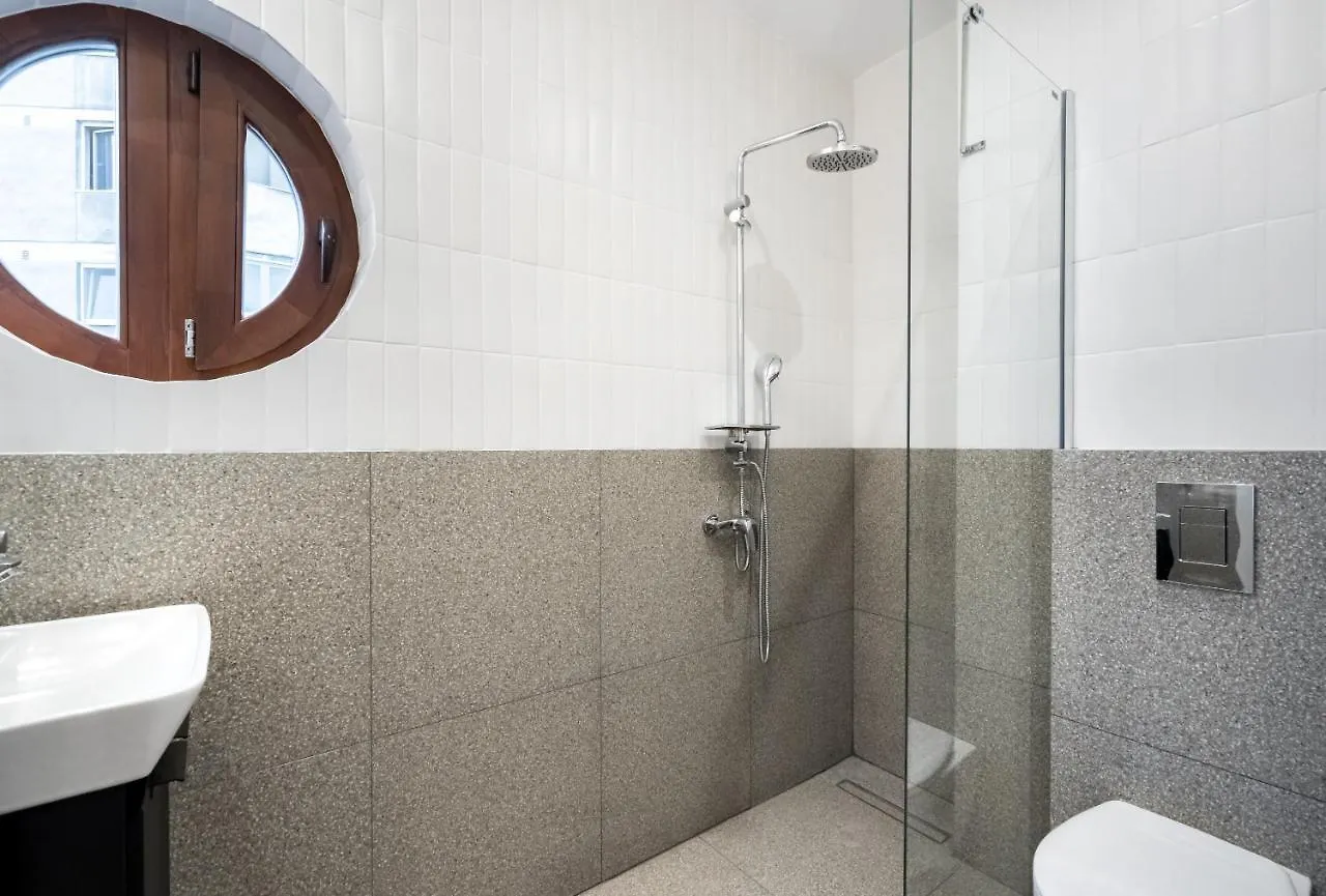 Cismigiu Serenity: 1Br Flat With Scenic Balcony Βουκουρέστι 0*,