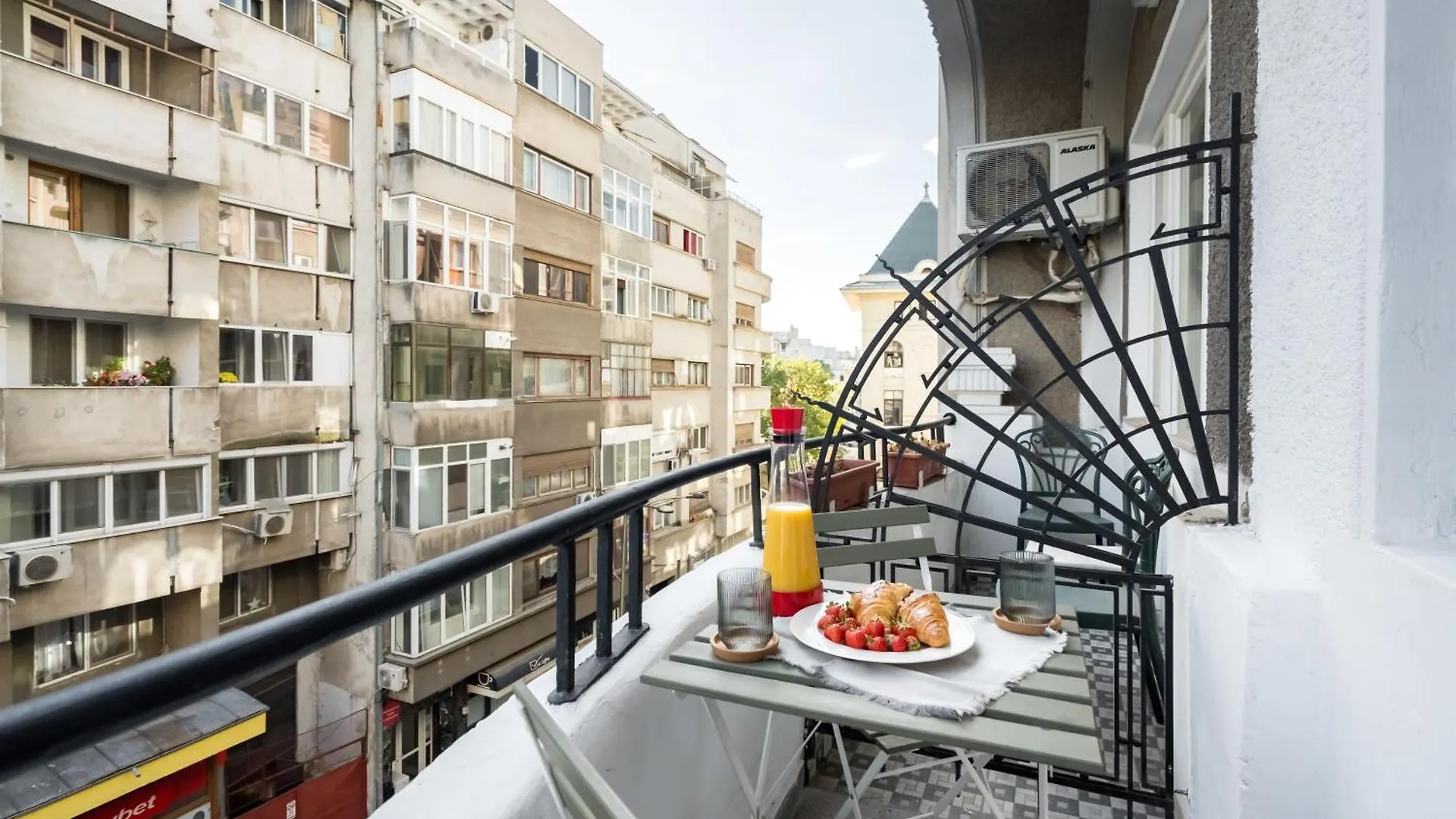 Διαμέρισμα Cismigiu Serenity: 1Br Flat With Scenic Balcony Βουκουρέστι