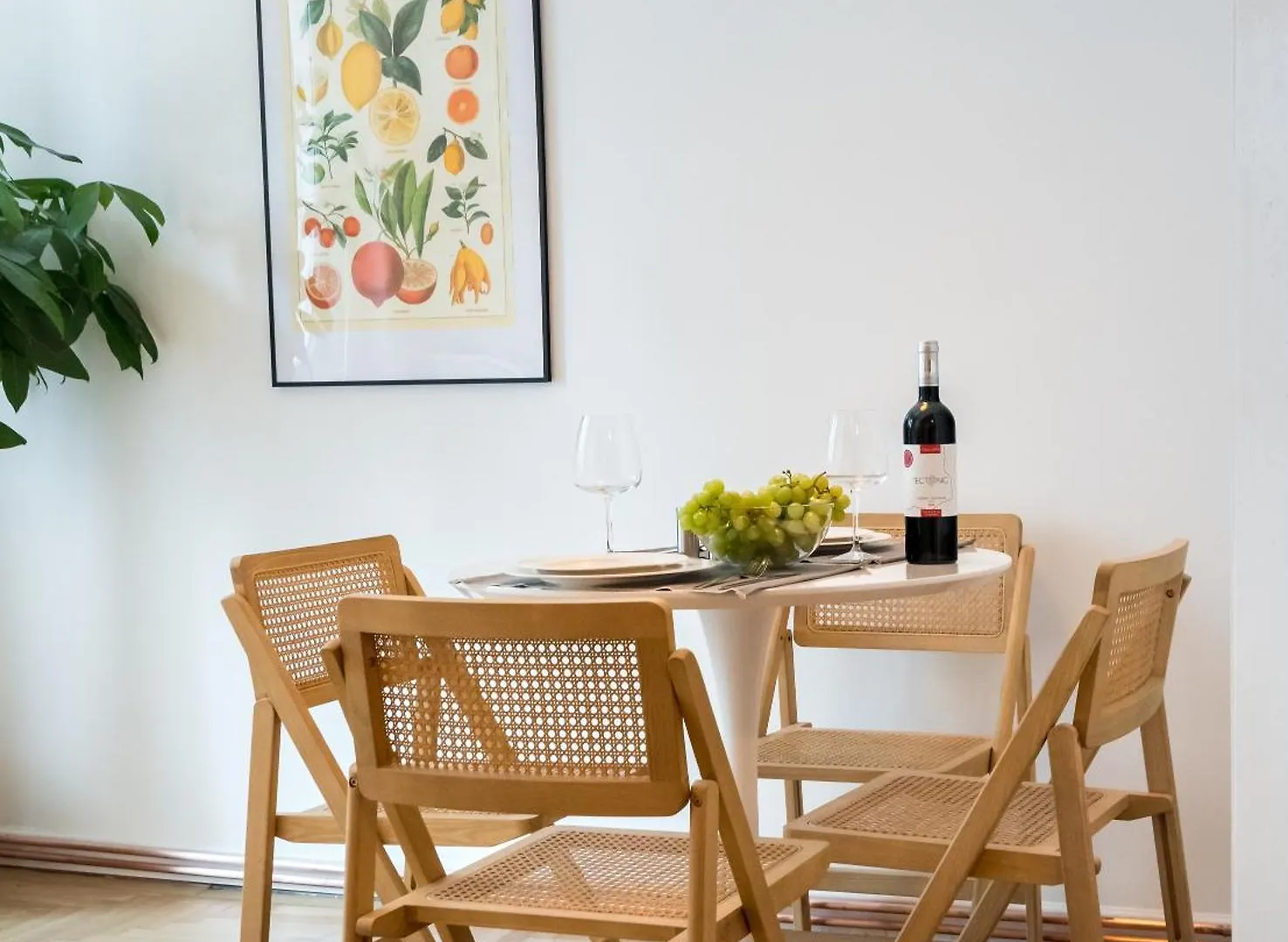 Cismigiu Serenity: 1Br Flat With Scenic Balcony Βουκουρέστι 0*,