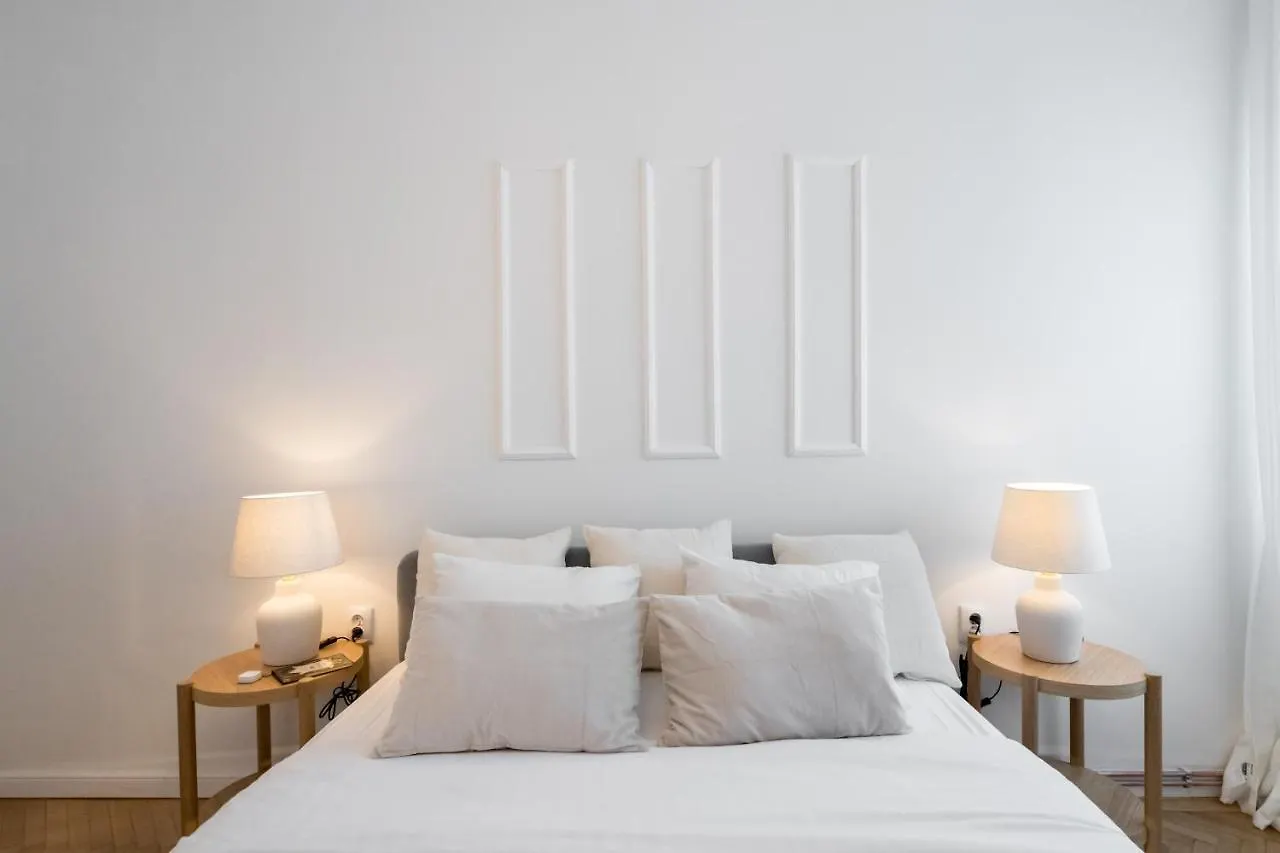 公寓 Cismigiu Serenity: 1Br Flat With Scenic Balcony 布加勒斯特 罗马尼亚